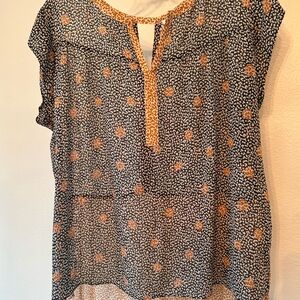 DR2 Black and Mustard Floral Dot Short Sleeve Tunic
